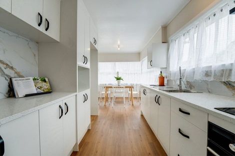 Photo of property in 21 Idlewild Avenue, Mangere, Auckland, 2022