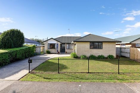 Photo of property in 10 Antrim Place, Nawton, Hamilton, 3200