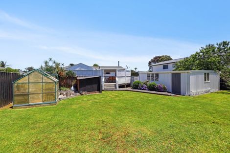 Photo of property in 6 Vela Place, Clarks Beach, 2122