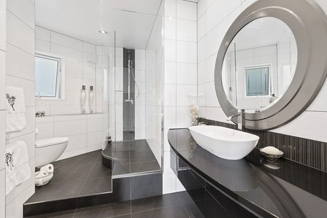 Photo of property in 11u2- Maida Vale Road, Roseneath, Wellington, 6011