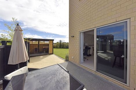 Photo of property in 18 Kahukura Road, Broomfield, Christchurch, 8042