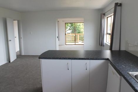 Photo of property in 603a Glenfield Road, Totara Vale, Auckland, 0629
