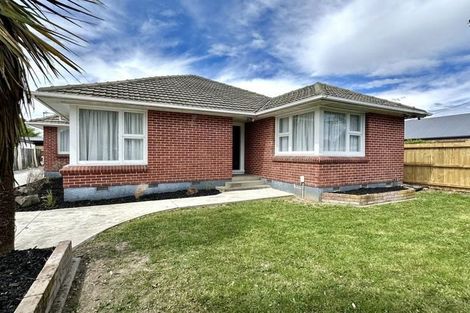 Photo of property in 11 Solway Avenue, Ilam, Christchurch, 8041