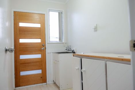 Photo of property in 9b Harrington Road, Henderson, Auckland, 0610