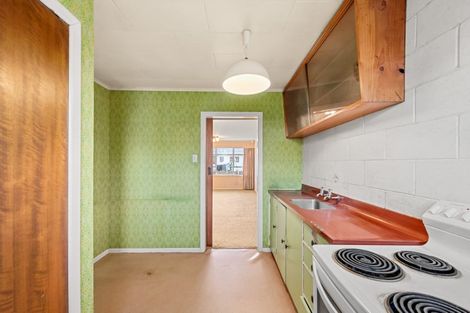 Photo of property in 52d Whites Line West, Woburn, Lower Hutt, 5010