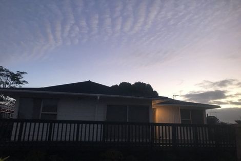 Photo of property in 11 Heathberry Close, Papatoetoe, Auckland, 2025
