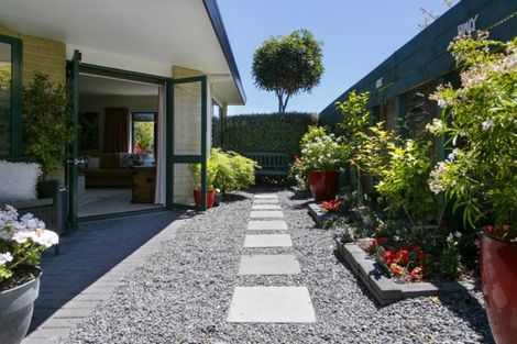 Photo of property in 30 Fairview Terrace, Waipahihi, Taupo, 3330