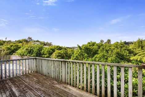 Photo of property in 32b Cheltenham Terrace, Newlands, Wellington, 6037