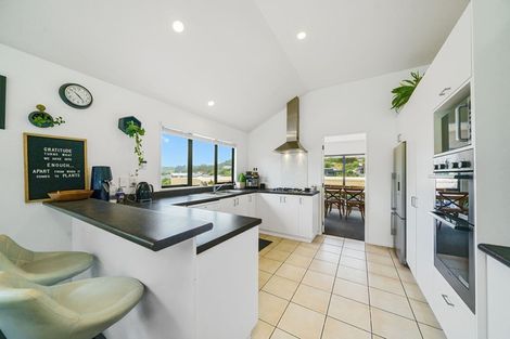 Photo of property in 41 Samwell Drive, Whitby, Porirua, 5024