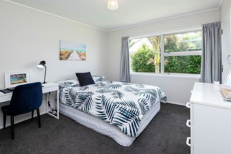 Photo of property in 11 Towra Place, Botany Downs, Auckland, 2010