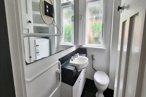 Photo of property in 1/21a Talavera Terrace, Kelburn, Wellington, 6012