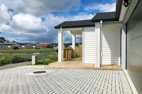 Photo of property in 19 Kaapehu Street, Karaka, 2578