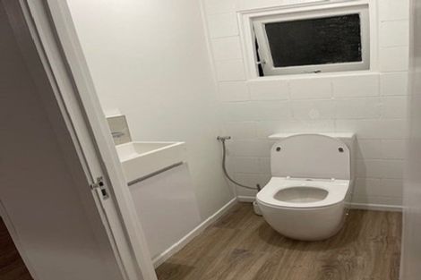 Photo of property in 4 Chatswood Grove, Chatswood, Auckland, 0626