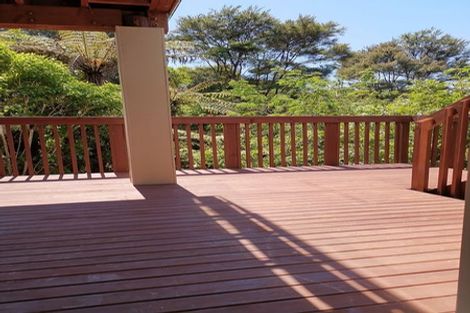 Photo of property in 16 Para Close, Fairview Heights, Auckland, 0632
