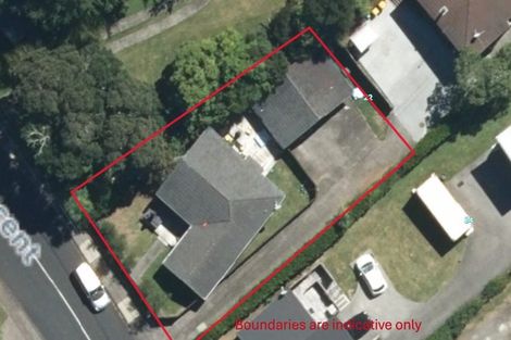 Photo of property in 22 Derwent Crescent, Titirangi, Auckland, 0604