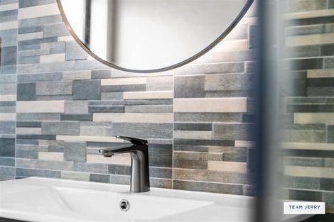 Photo of property in 339b Bucklands Beach Road, Bucklands Beach, Auckland, 2012