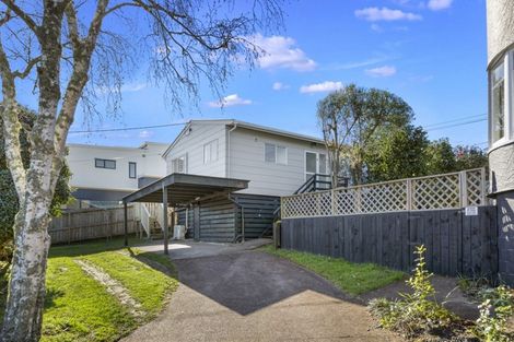 Photo of property in 25 Tawa Road, Te Atatu Peninsula, Auckland, 0610