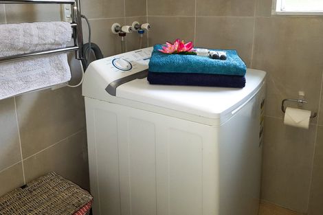 Photo of property in 9/18 Parr Terrace, Castor Bay, Auckland, 0620