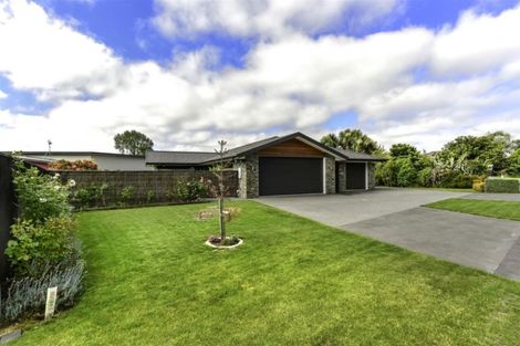 Photo of property in 12 Wilkinsons Road, Harewood, Christchurch, 8051