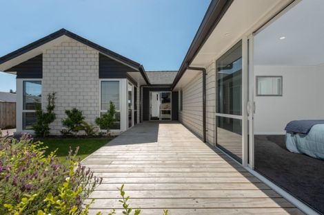 Photo of property in 320 Lakes Boulevard, Pyes Pa, Tauranga, 3112