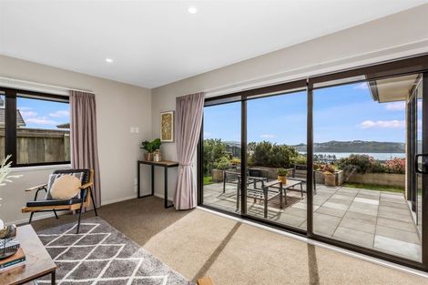 Photo of property in 9 Glenorchy Way, Aotea, Porirua, 5024