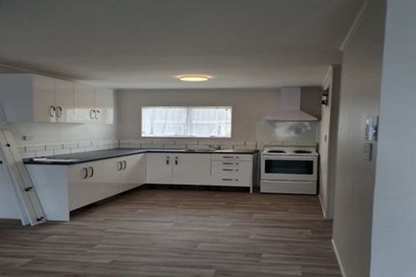 Photo of property in 11 Challen Close, Conifer Grove, Takanini, 2112