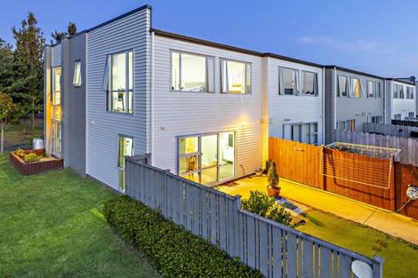 Photo of property in 65 Popokatea Drive, Takanini, 2112
