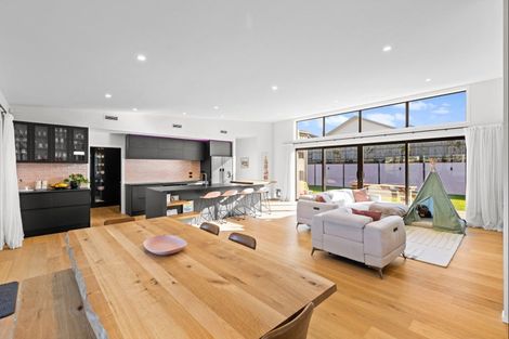 Photo of property in 7 Edenmore Terrace, Fitzherbert, Palmerston North, 4410