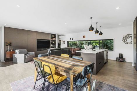 Photo of property in 2 Burgundy Drive, Martinborough, 5711