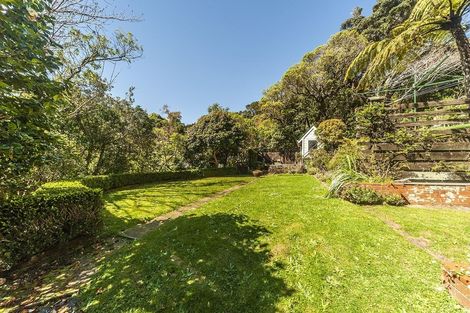 Photo of property in 6 Highland Crescent, Wadestown, Wellington, 6012