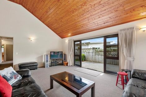 Photo of property in 2/1 The Moorings, Two Mile Bay, Taupo, 3330