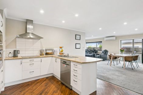 Photo of property in 226 Mark Avenue, Grenada Village, Wellington, 6037