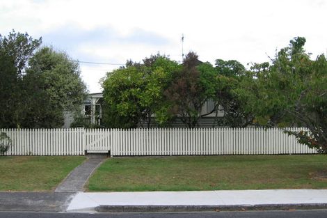 Photo of property in 3 Harrybrook Road, Green Bay, Auckland, 0604