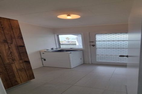 Photo of property in 11 Tyndrum Place, Highland Park, Auckland, 2010