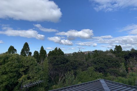 Photo of property in 60 Chelsea View Drive, Chatswood, Auckland, 0626