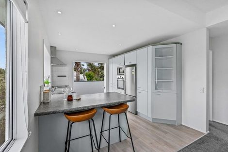 Photo of property in 5 Oystergrove Road, West Harbour, Auckland, 0618