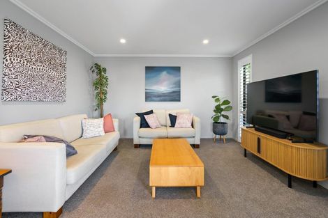 Photo of property in 33 Rose Leigh Drive, Cambridge, 3434