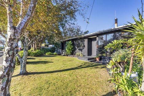 Photo of property in 44 Kahu Road, Paremata, Porirua, 5024