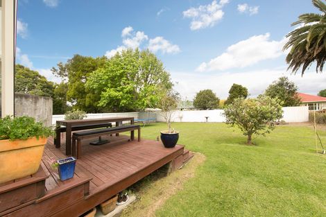 Photo of property in 18 Great North Road, Riverhead, 0820