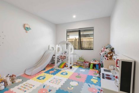 Photo of property in 3 Silver Beech Street, Takanini, 2110