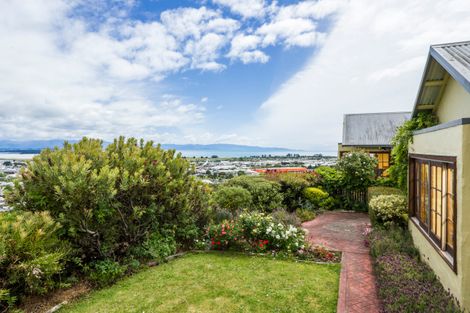 Photo of property in 33 Coster Street, Enner Glynn, Nelson, 7011