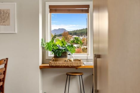 Photo of property in 70 Beech Street, Wanaka, 9305