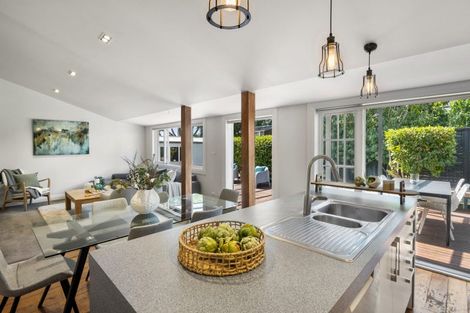 Photo of property in 17 Rimu Street, New Lynn, Auckland, 0600