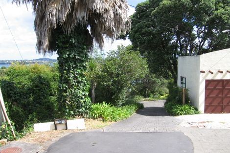 Photo of property in 2/11 Pullum Street, Birkenhead, Auckland, 0626