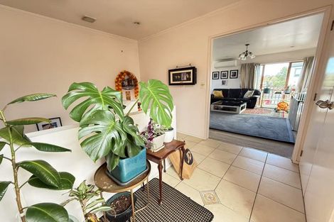 Photo of property in 9n View Road, Glenfield, Auckland, 0627