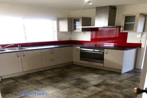 Photo of property in 34 Somes Crescent, Newlands, Wellington, 6037