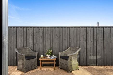 Photo of property in 4/64 Schnapper Rock Road, Schnapper Rock, Auckland, 0632