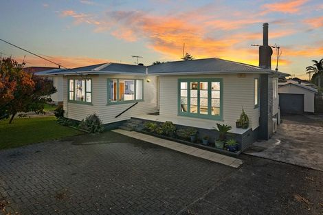 Photo of property in 6 Marlene Avenue, Te Atatu South, Auckland, 0610