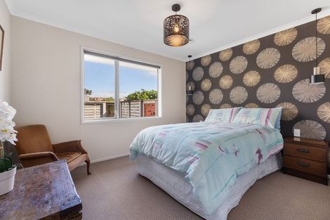 Photo of property in 86 Karamea Street, Whalers Gate, New Plymouth, 4310