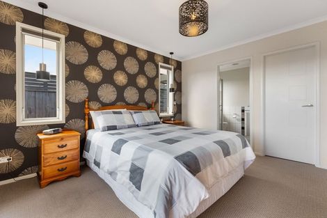 Photo of property in 86 Karamea Street, Whalers Gate, New Plymouth, 4310